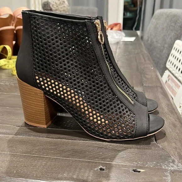 Mesh Zipper Back Peep Toe Chunky Heeled Sandal Boots - Picture 5 of 6